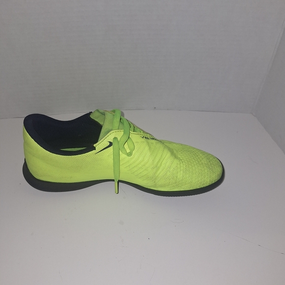 Nike Neon Yellow Women's Sneakers - Picture 4 of 8